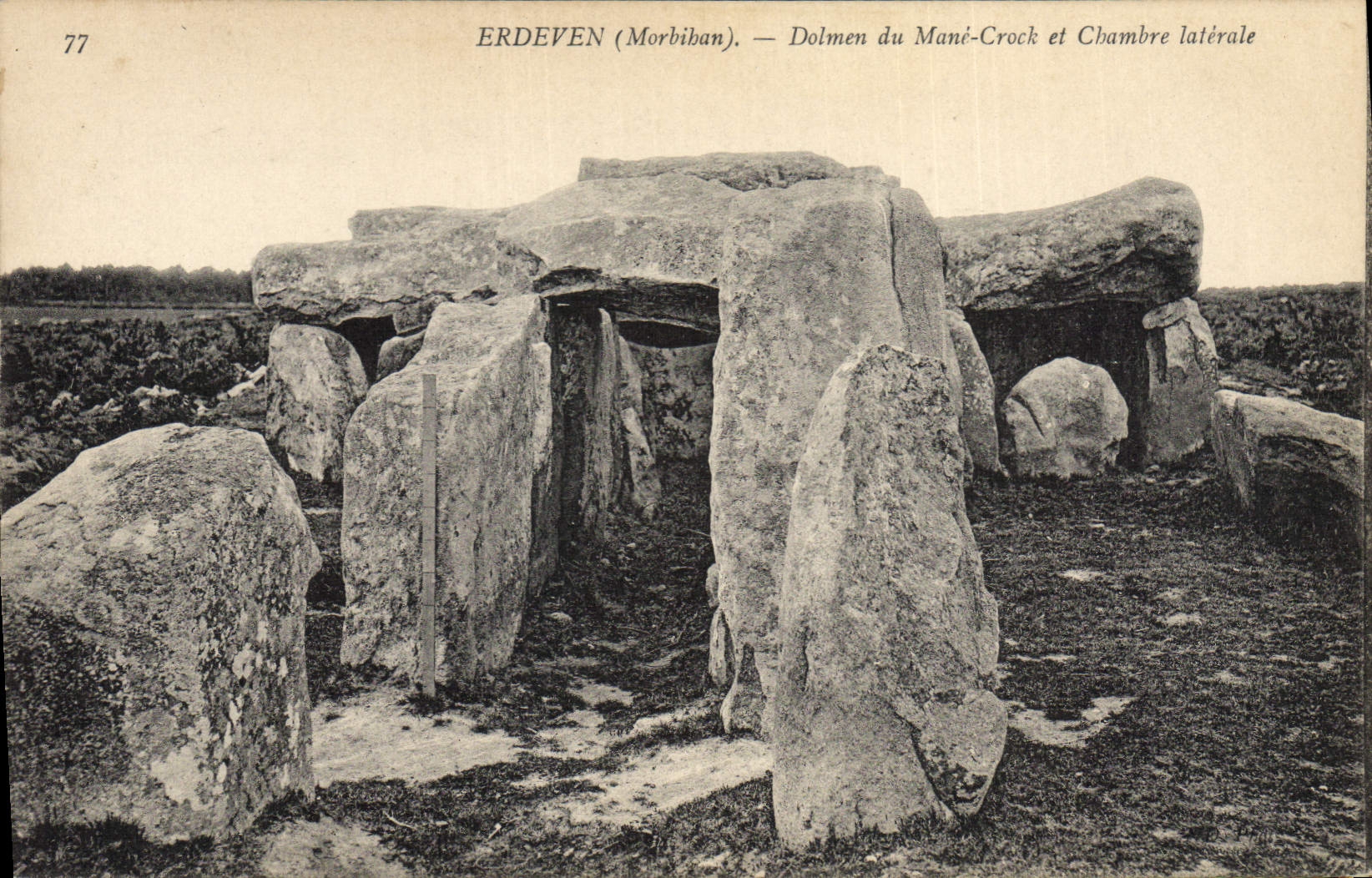 CPA Dolmen Menhir Erdeven Dolmen du Mane Crock et chambre laterale 