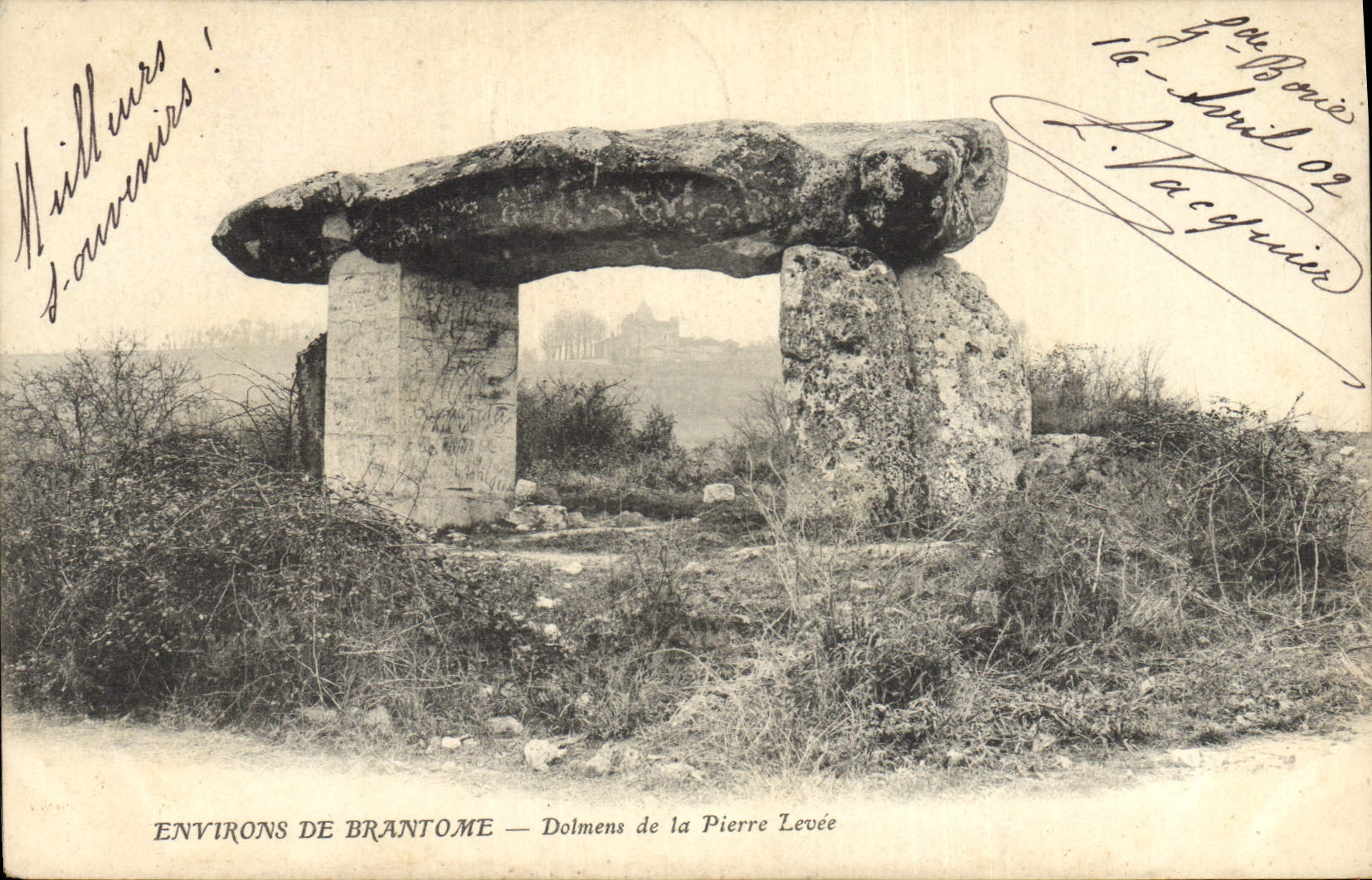 CPA Dolmen Menhir Environs de Brantome Dolmens de la Pierre levee 