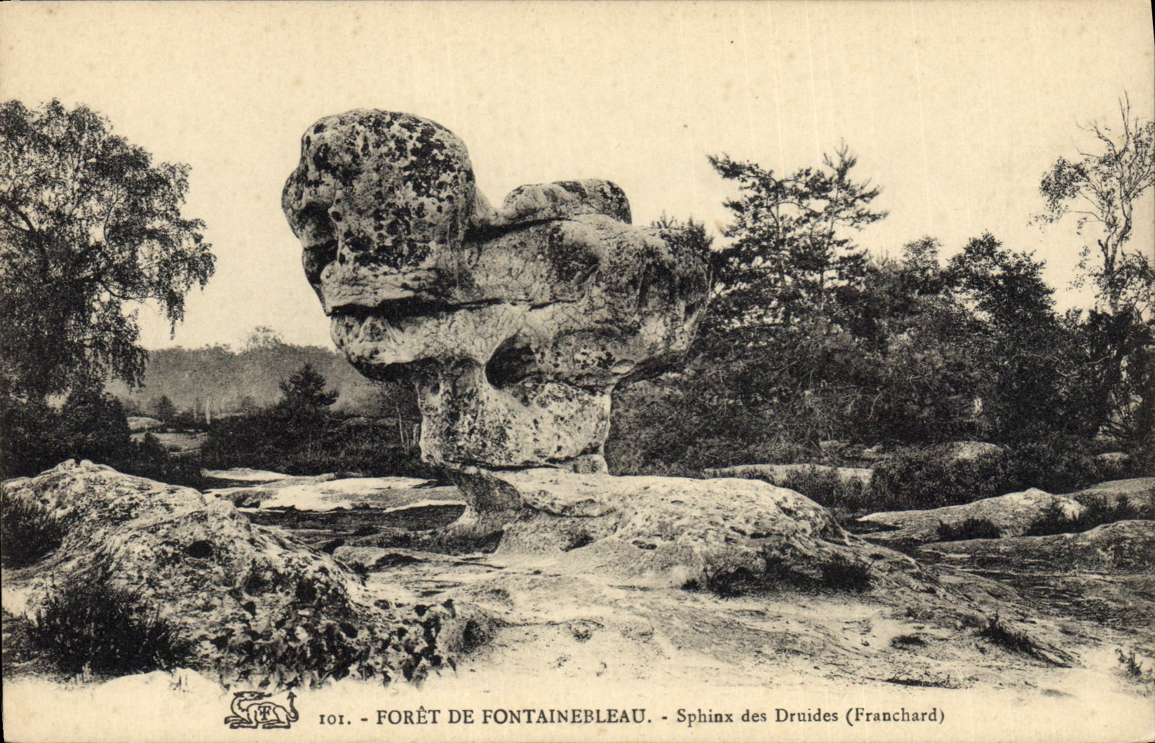 CPA Dolmen Menhir Foret de Fontainebleau Sphinx des druides Franchard 