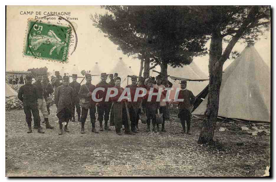 CPA Militaria Camp de Carpiagne Distribution de vivres