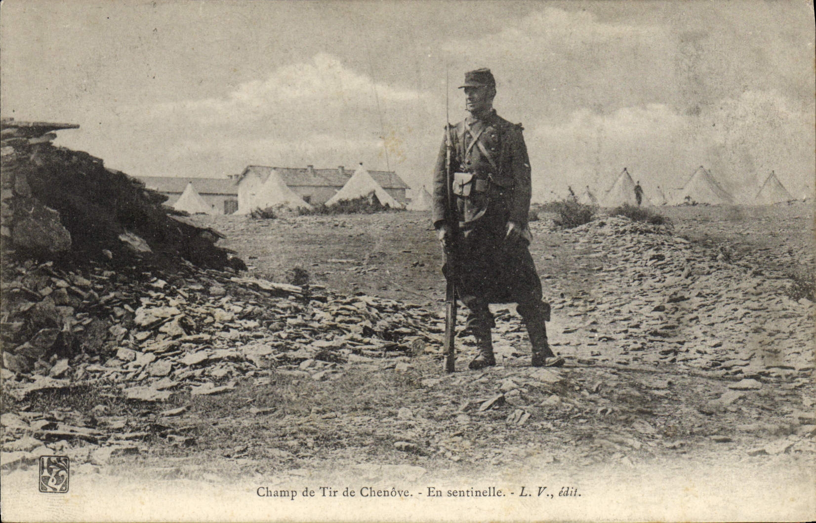 Champ de Tir de Chenôve — En sentinelle — L. V., édit.