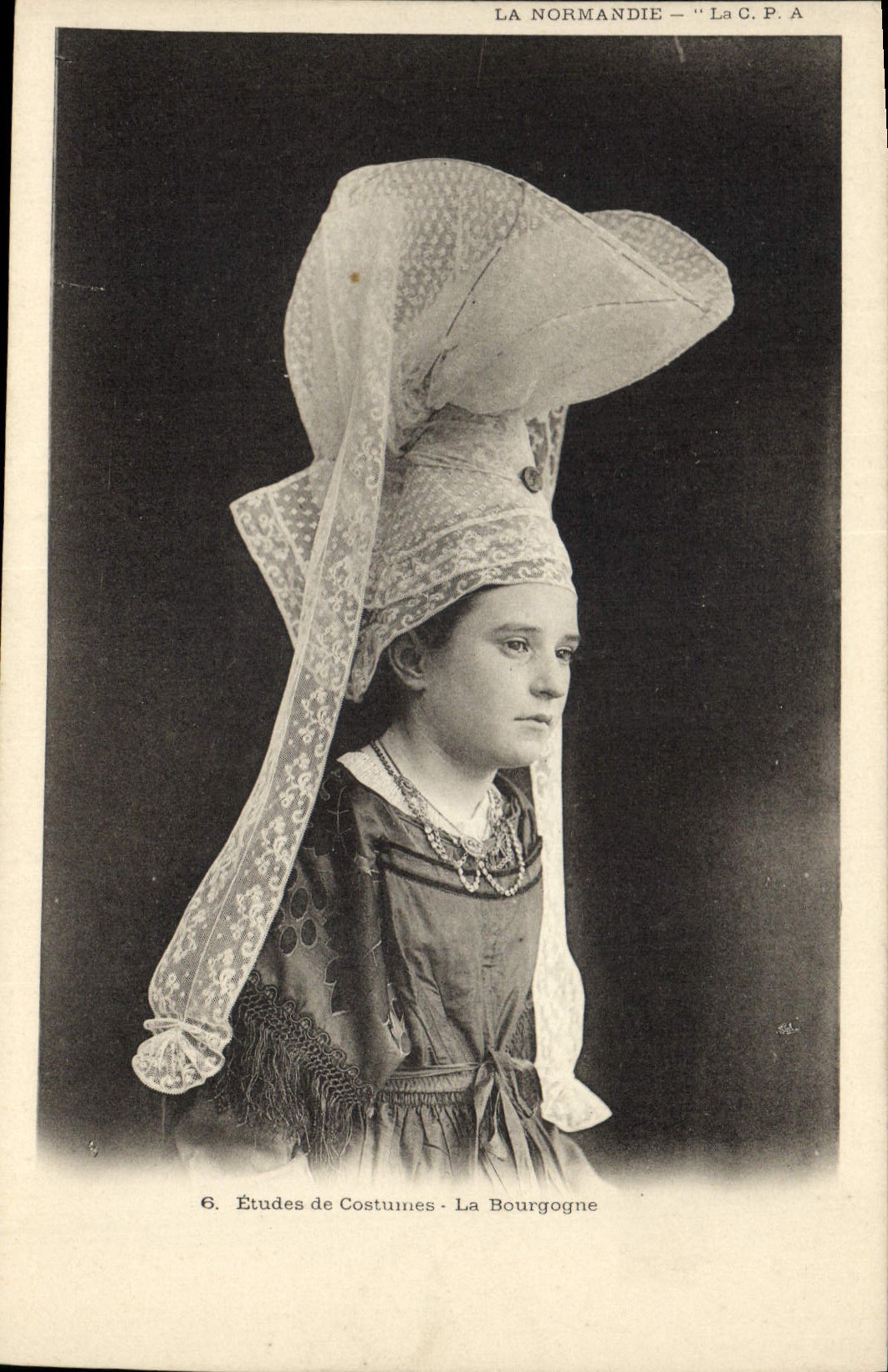 CPA Folklore Normandie La Bourgogne 