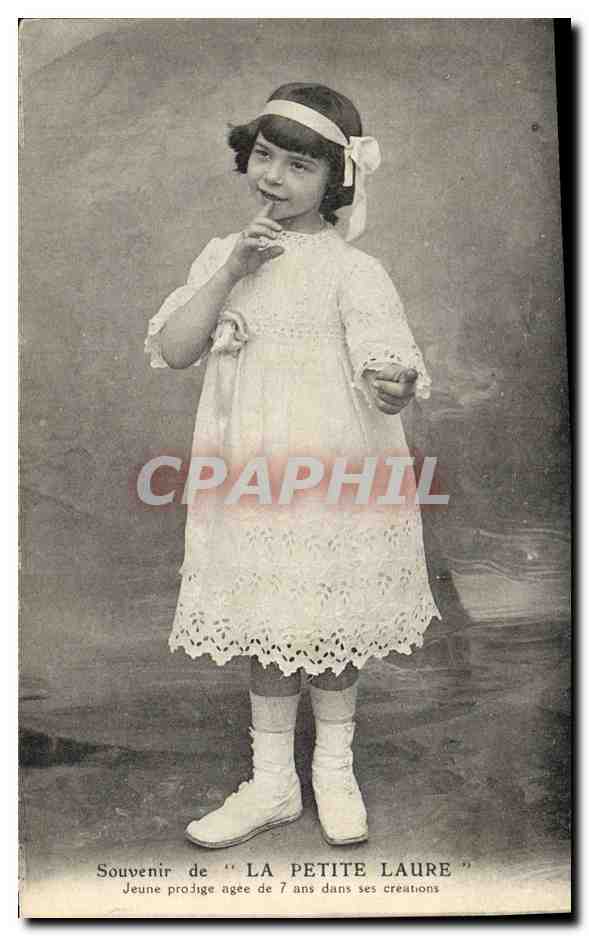 CPA La petite Laure Jeune prodige de 7 ans 