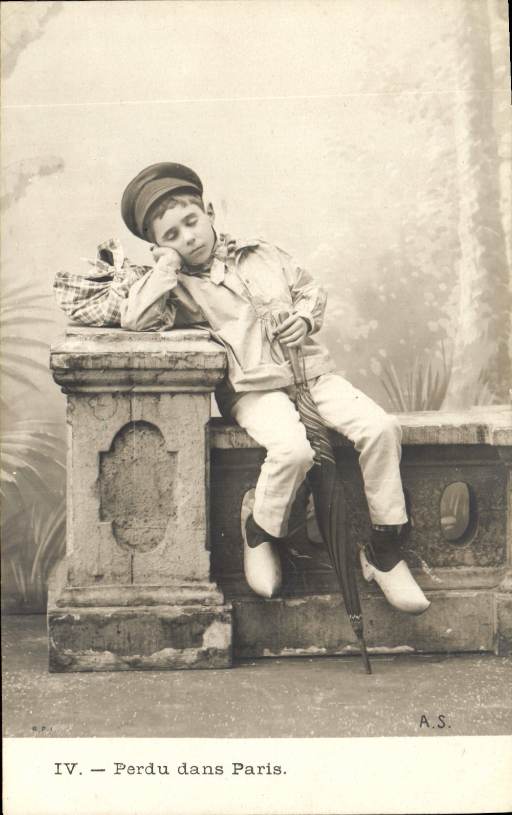 CPA Cartes Postales Enfant Marchand de cartes postales