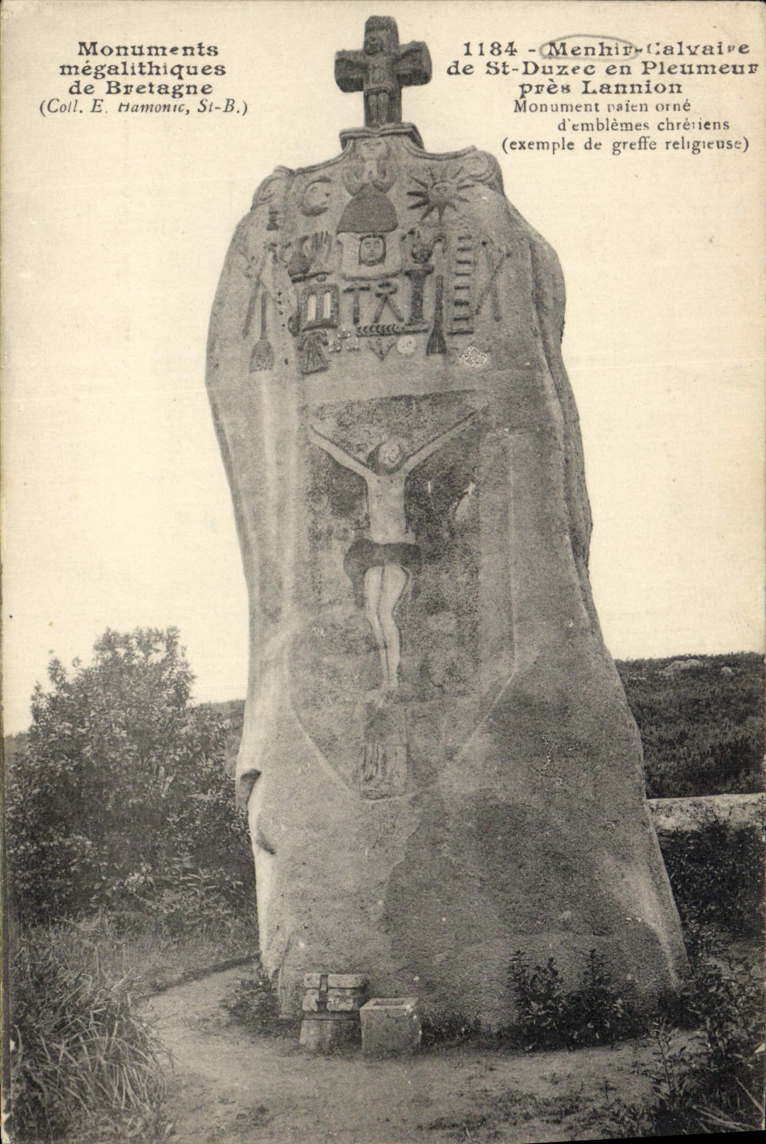 CPA Dolmen Menhir calvaire de St Duzec en Pleumeur pres Lannion 
