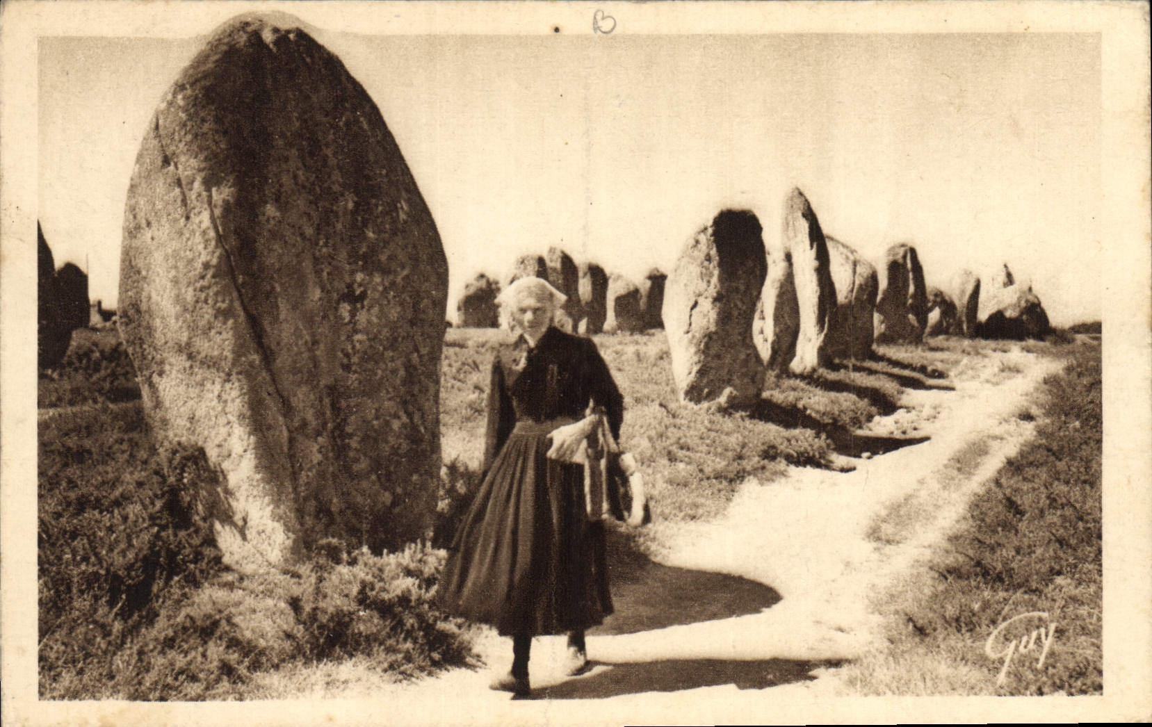 CPA Dolmen Menhir Carnac Alignements megalithiques de Kermario 