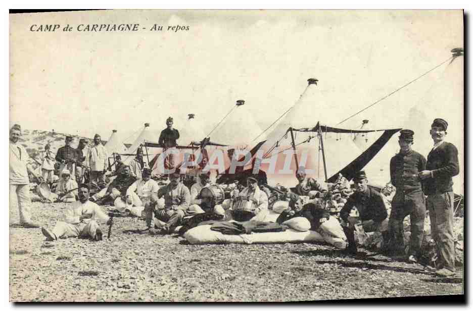 CPA Militaria Camp de Carpiagne Au repos