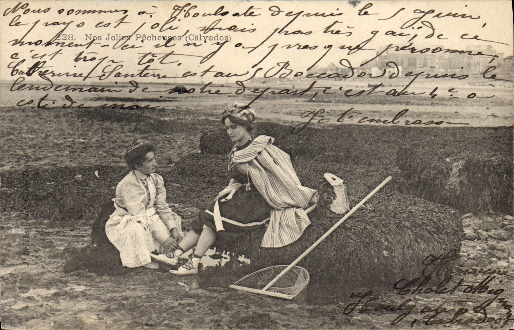 CPA Folklore Nos jolies pecheuses Calvados 