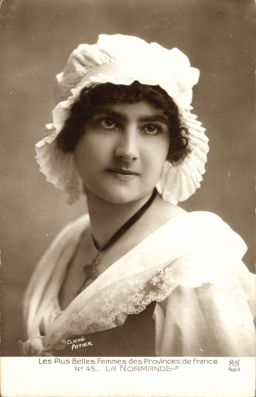 CPA Folklore Normandie 