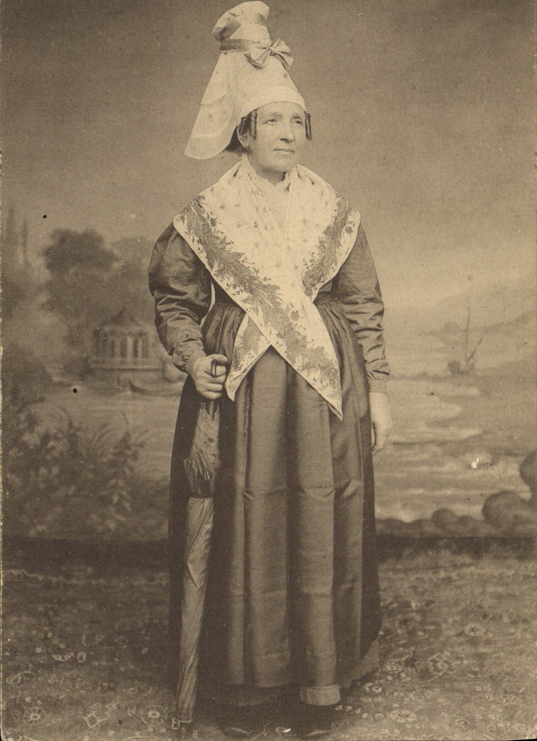 CPA Folklore Normandie Lisieux 