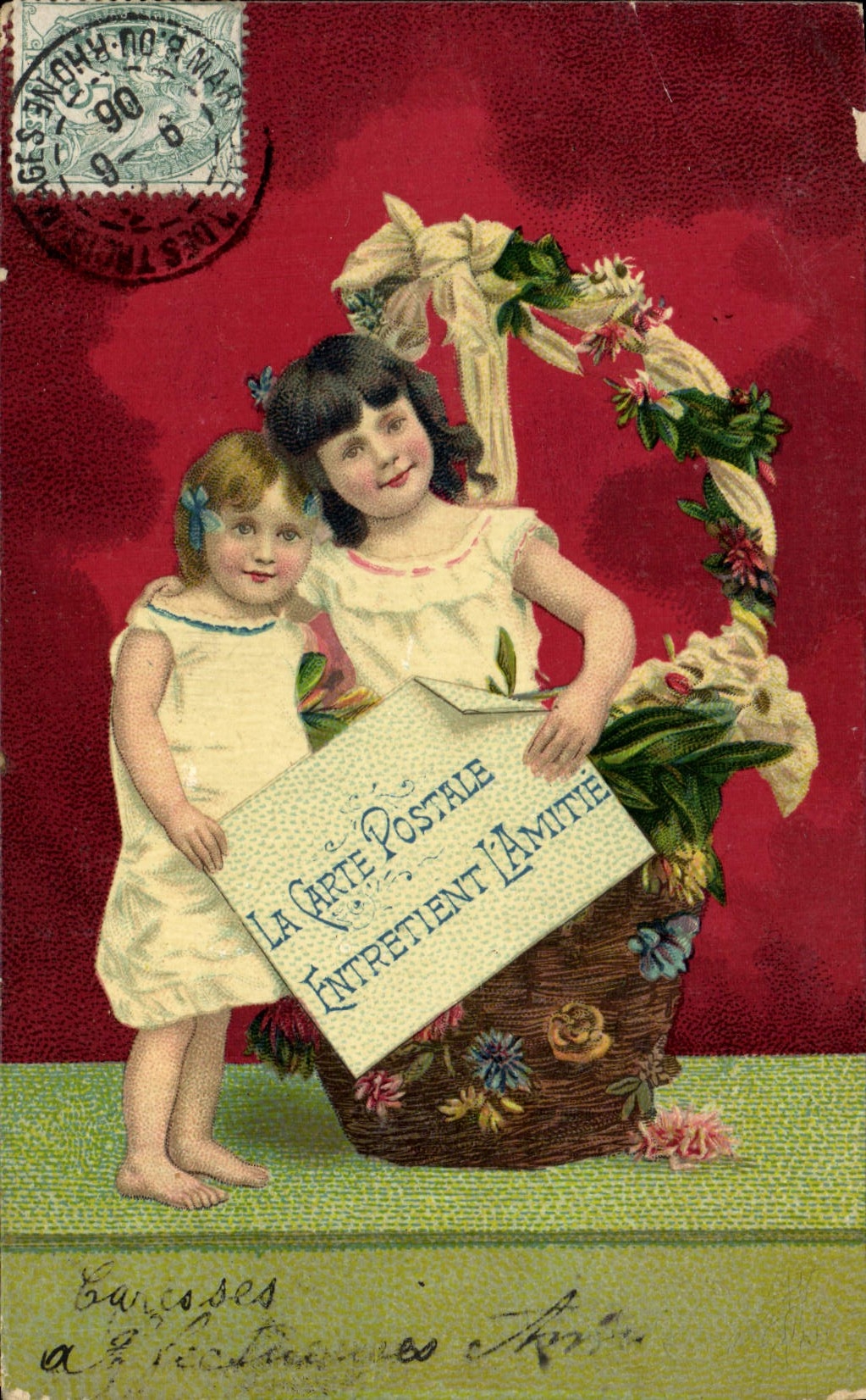 Due bambini con cesto di fiori — La cartolina postale mantiene l'amicizia — editore non visibile