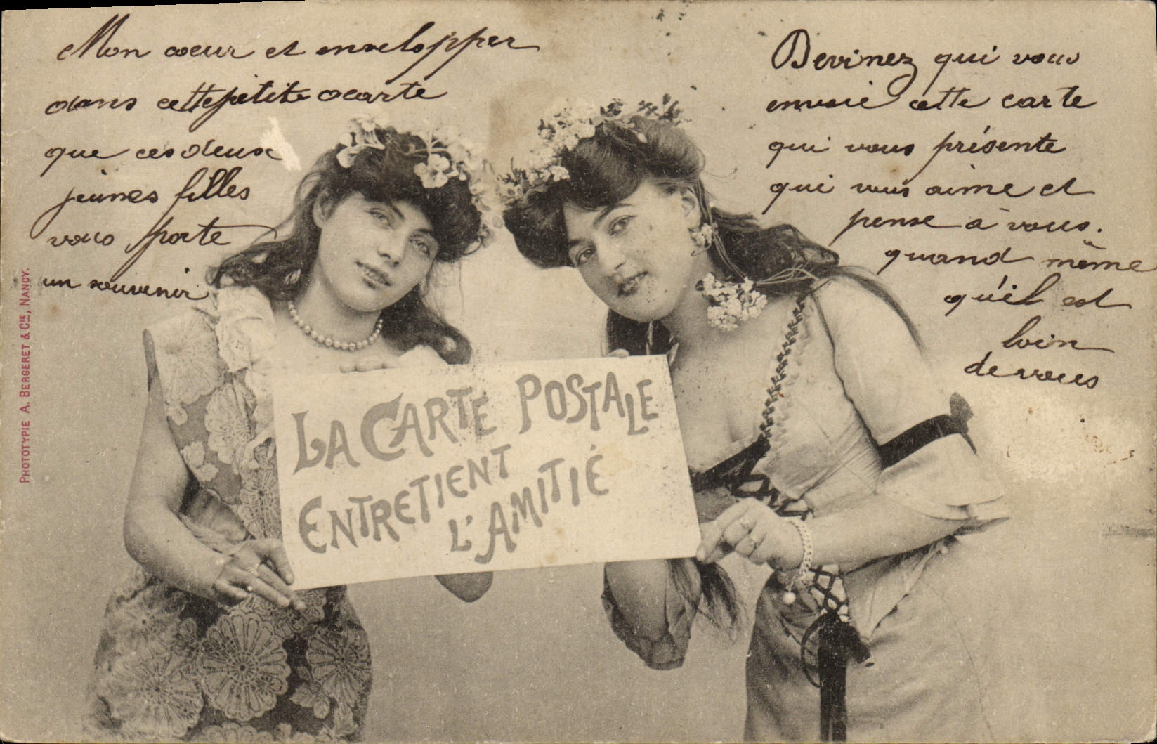 Deux jeunes filles — 'La Carte Postale Entretient l'Amitié' — Phototypie A. Bergeret & Cie, Nancy