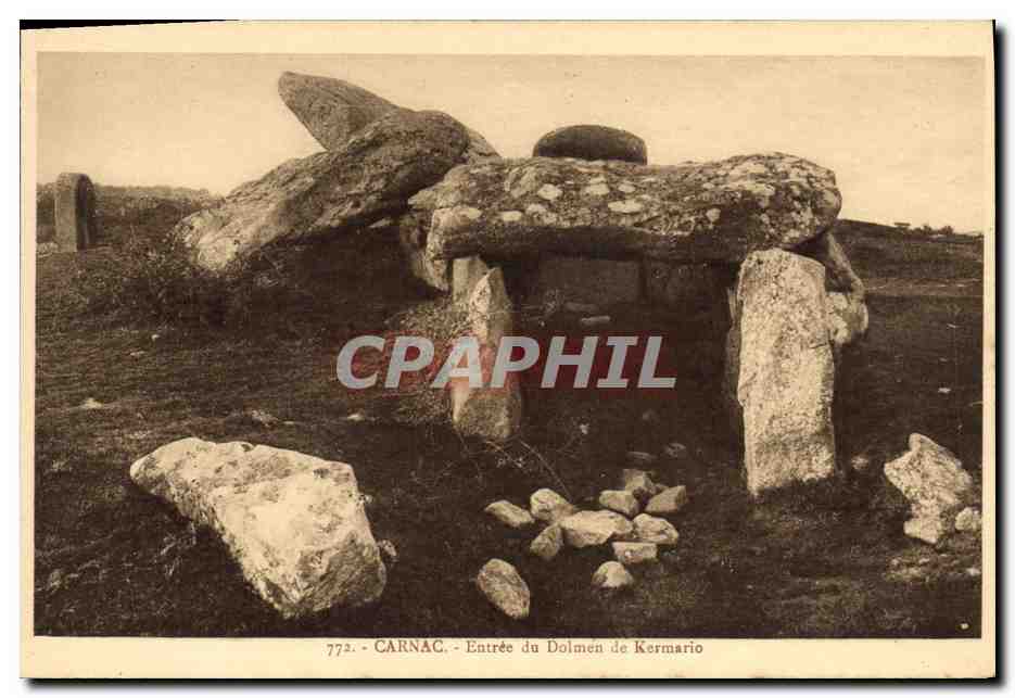 CPA Dolmen Menhir Carnac Entree du dolmen de Kermario