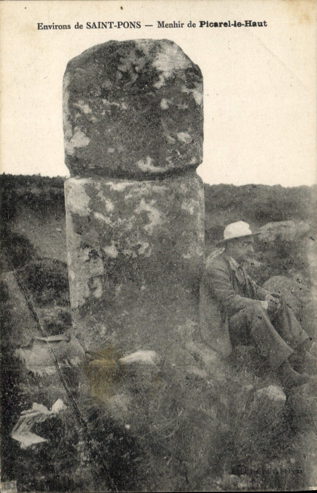 CPA Dolmen Menhir Environs de Saint Pons Menhir de Picarel le Haut Folklore
