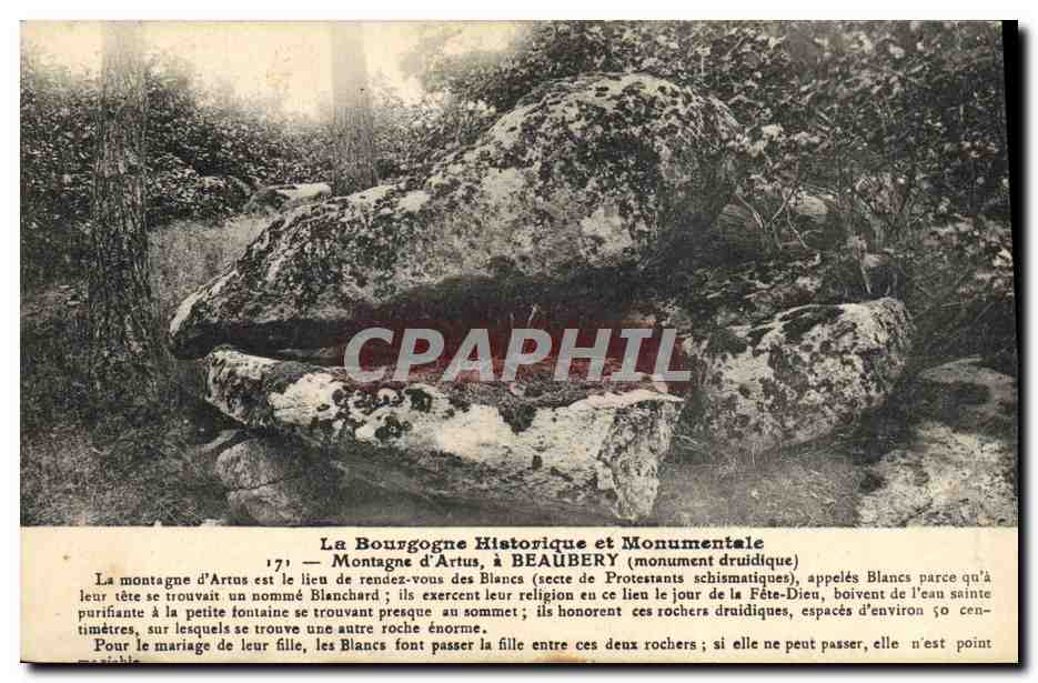 CPA Dolmen Menhir Montagne d'Artus a Beaubery Monument druidique