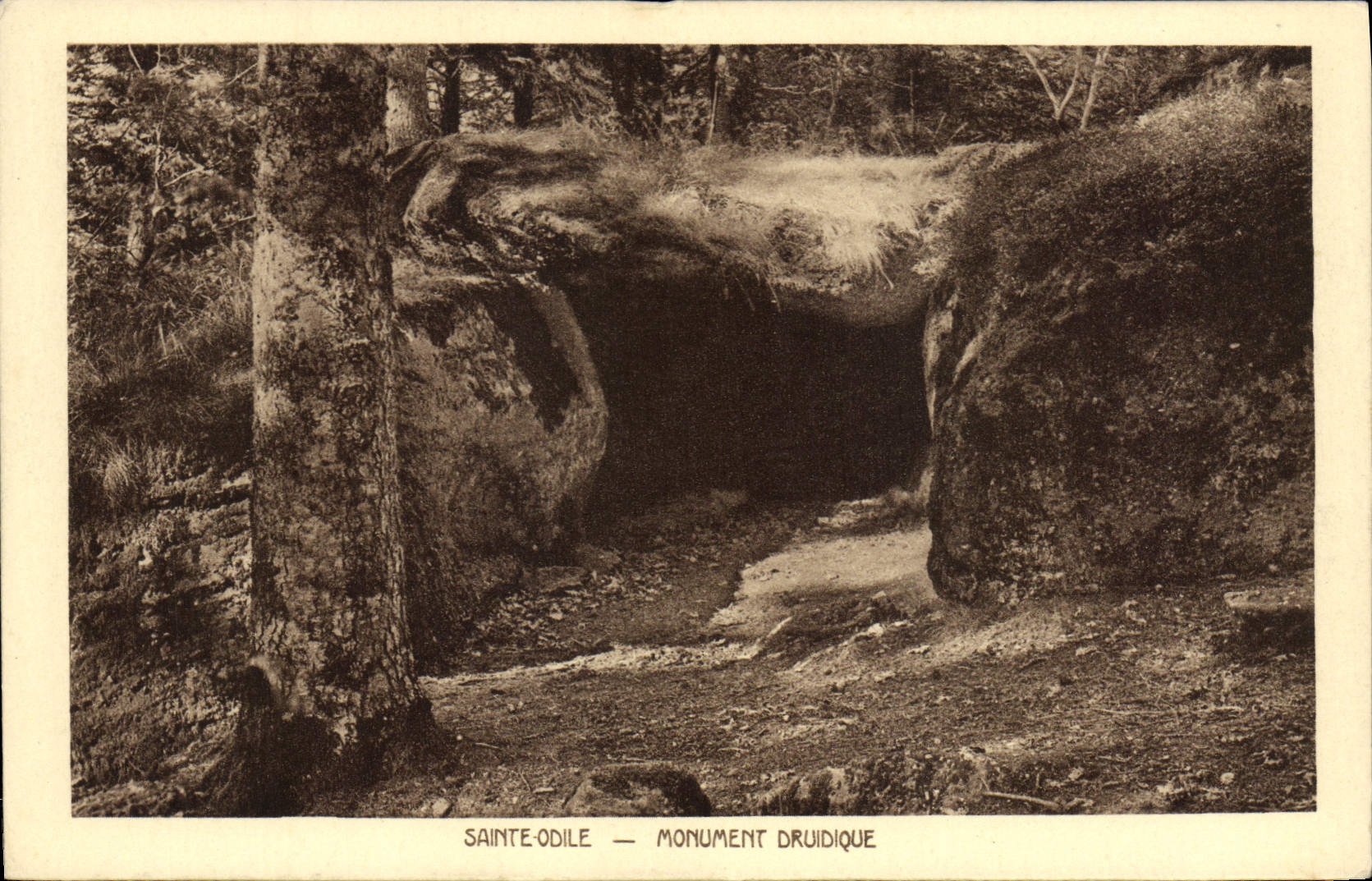 CPA Dolmen Menhir Sainte Odile Monument druidique