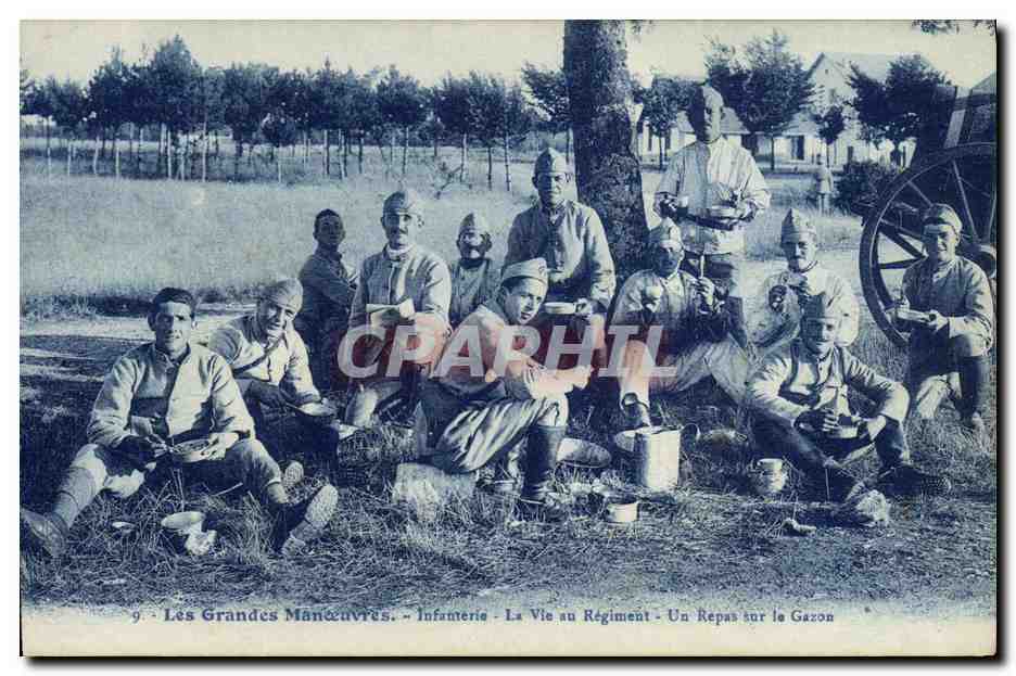 Les Grandes Manœuvres - Infanterie - La Vie au Régiment - Un Repas sur le Gazon