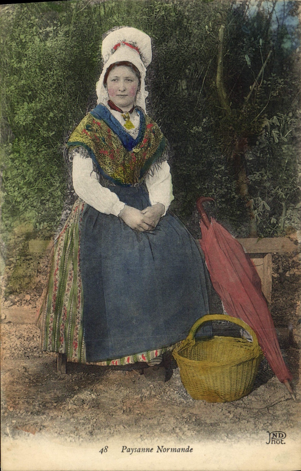 CPA Folklore Normandie Paysanne Normande