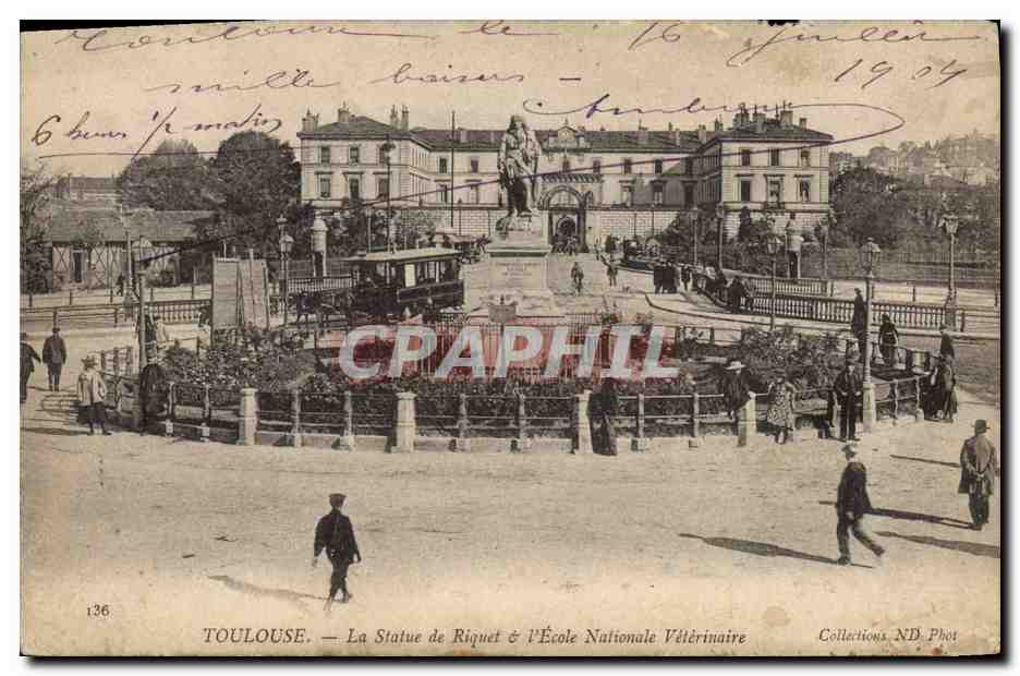 CPA Toulouse La statue de Riquet et l'ecole nationale Veterinaire 