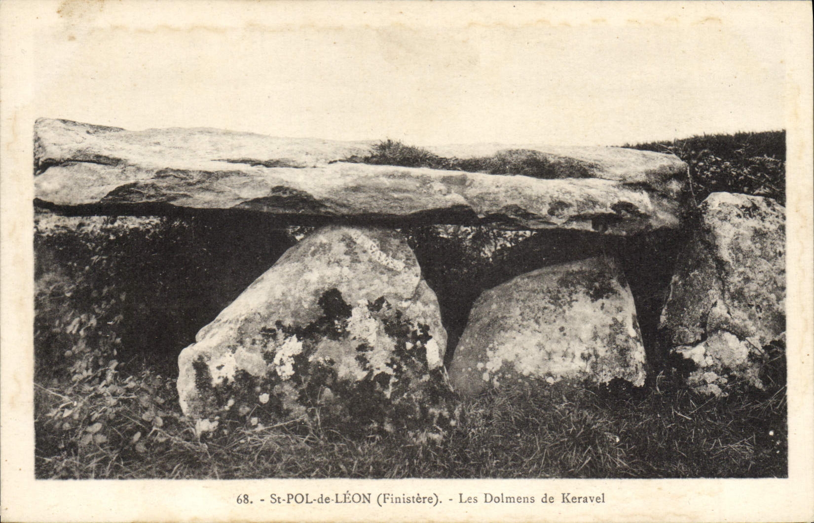 CPA Dolmen Menhir St Pol de leon Les dolmesne de Keravel