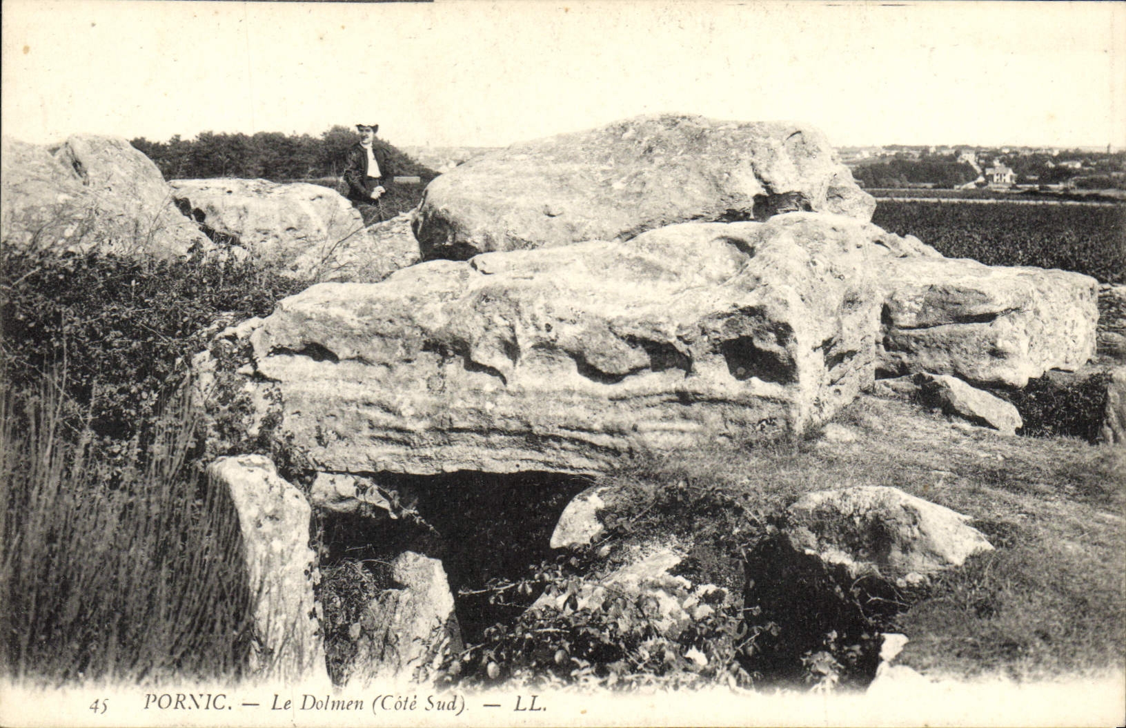 CPA Dolmen Menhir Pornic 