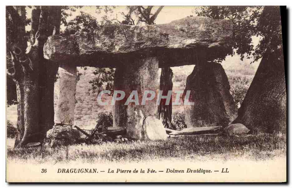 CPA Dolmen Menhir Draguignan La pierre de la fee Dolmen druidique
