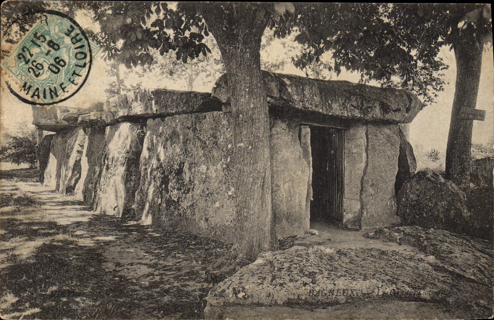CPA Dolmen Menhir Bagneux