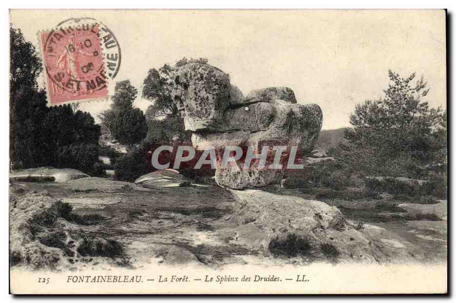 CPA Dolmen Menhir Fontainebleau La foret Le sphinx des druides 