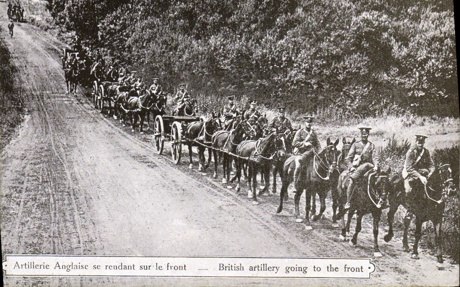 CPA Militaria British artillery going to the front