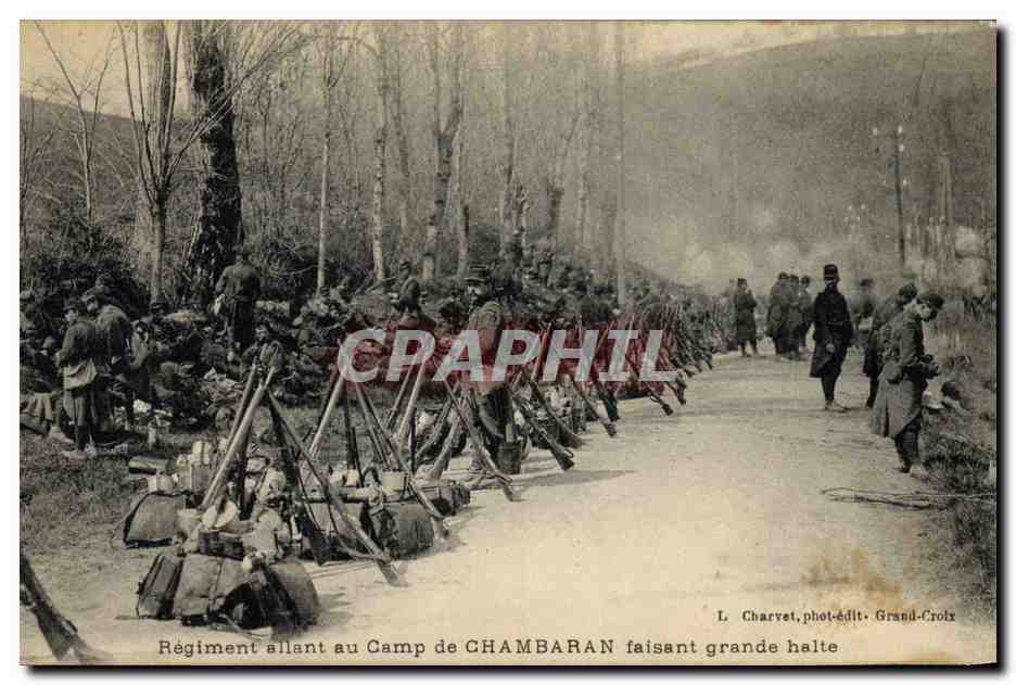 CPA Militaria Regiment allant au camp de Chambaran faisant grande halte 