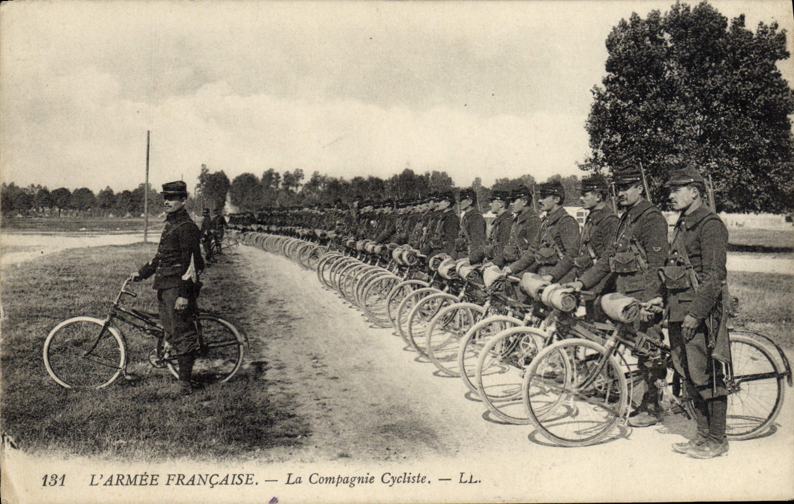 CPA Militaria La compagnie cycliste Velo Cycle