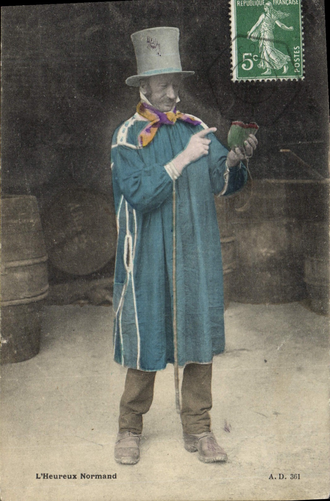 CPA Folklore L'heureux Normand 
