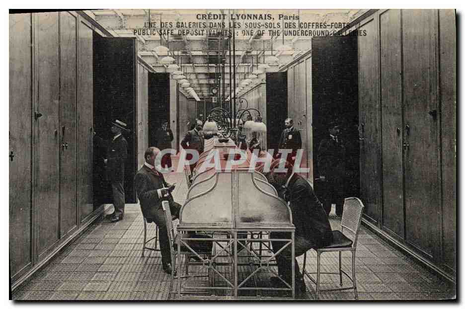 CPA Banque Credit Lyonnais Paris Une des galeries dans les sous sols des coffres forts TOP