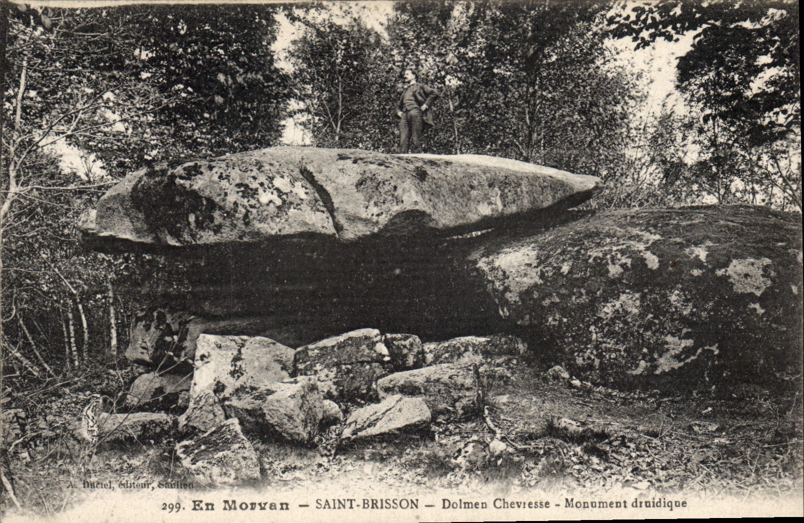 CPA Dolmen Menhir Morvan Saint Brisson Dolmen Chevresse Monument druidique