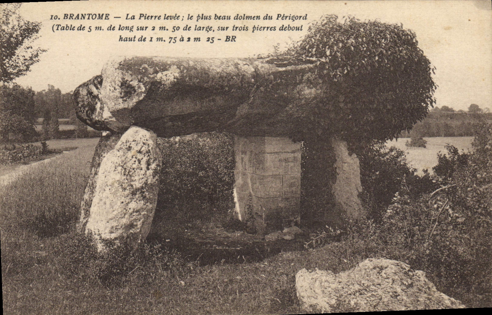 CPA Dolmen Menhir Brantome La pierre levee Perigord 