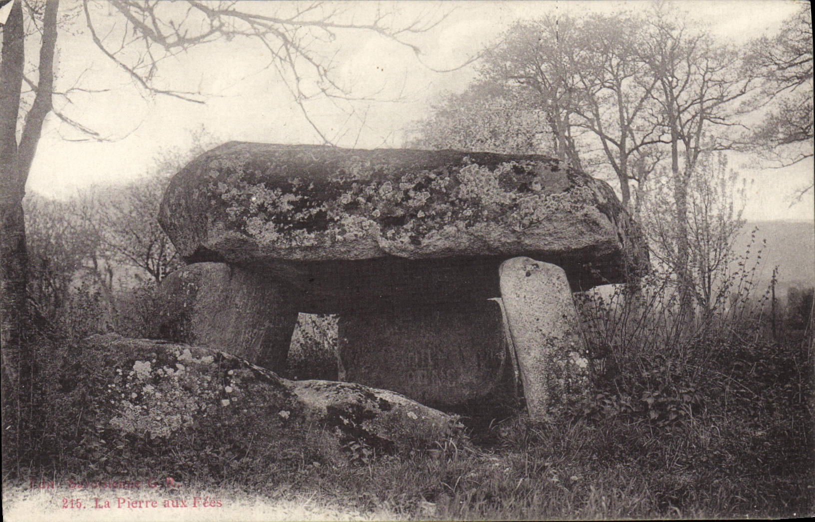 CPA Dolmen Menhir La pierre aux fees 
