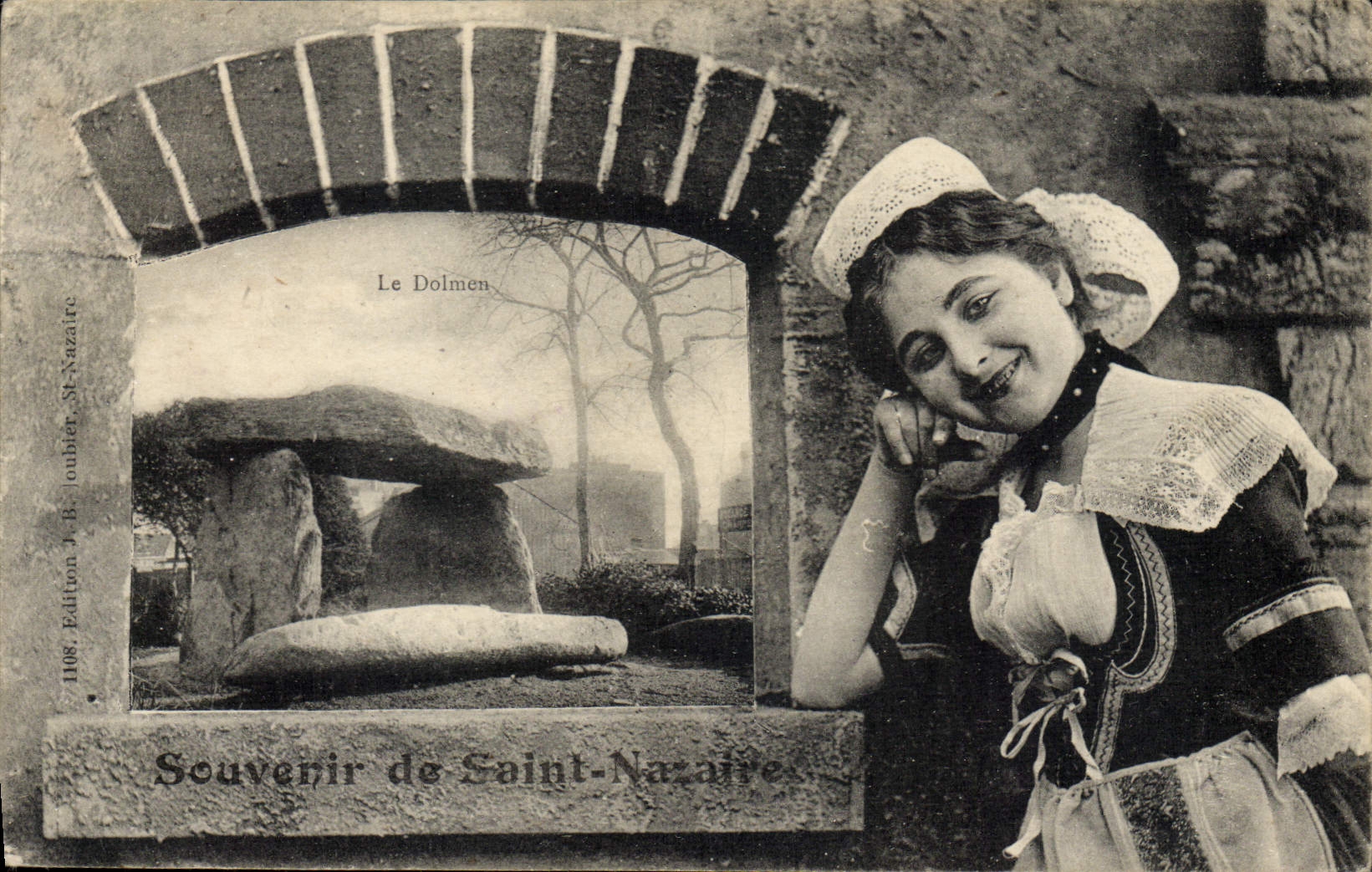 CPA Dolmen Menhir Saint Nazaire Folklore 