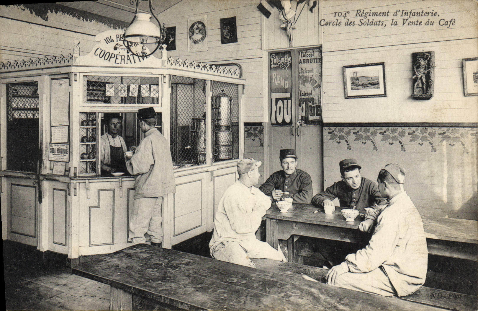 CPA Militaria 104eme regiment d'infanterie Cercle des soldats La vente du cafe