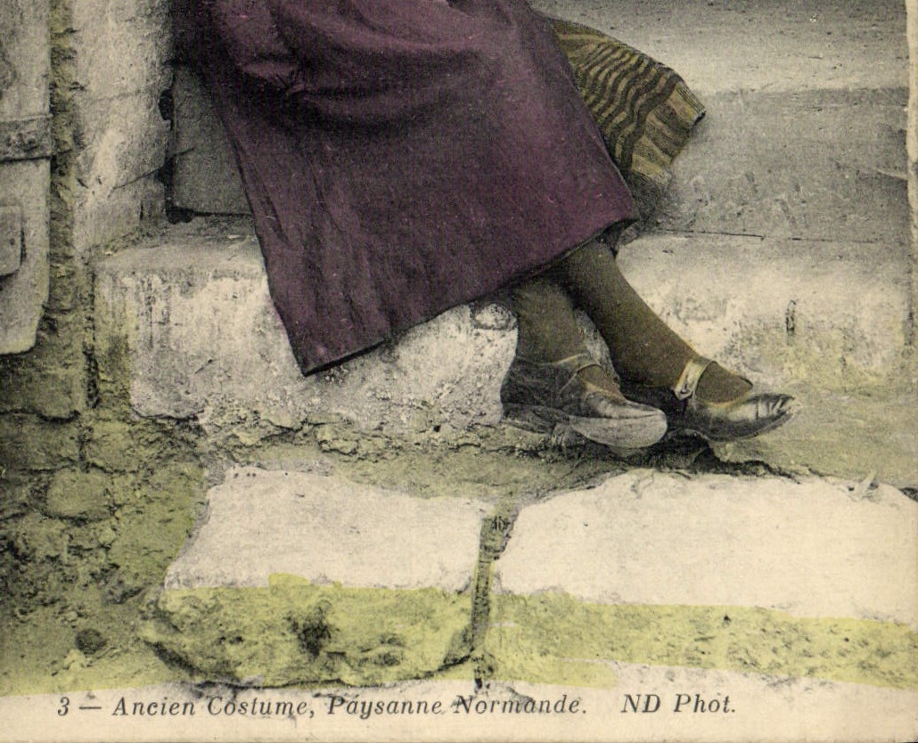 CPA Folklore Paysanne Normande