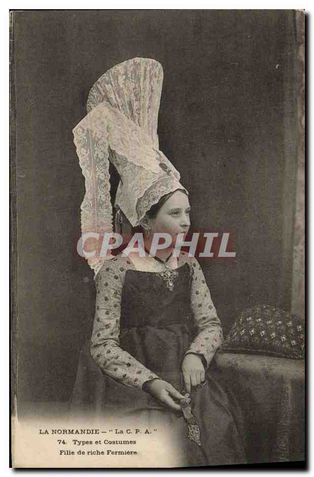 CPA Folklore Normandie Fille de richer fermiere