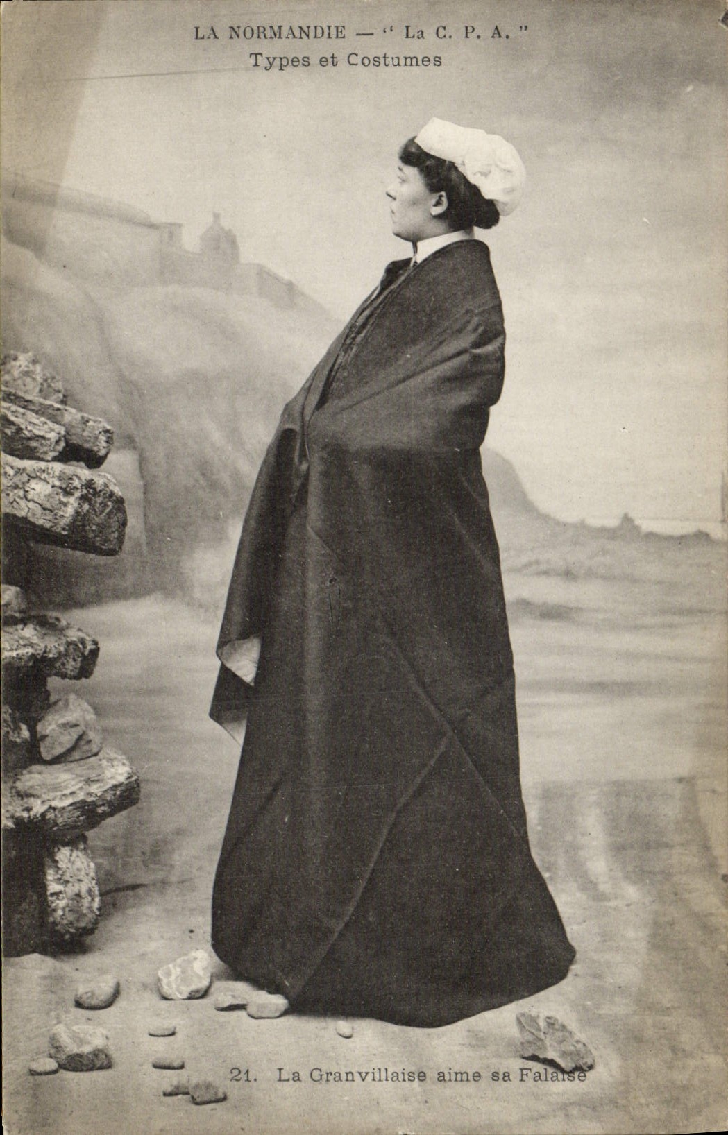 CPA Folklore Normandie La Granvillaise aime sa Falaise 