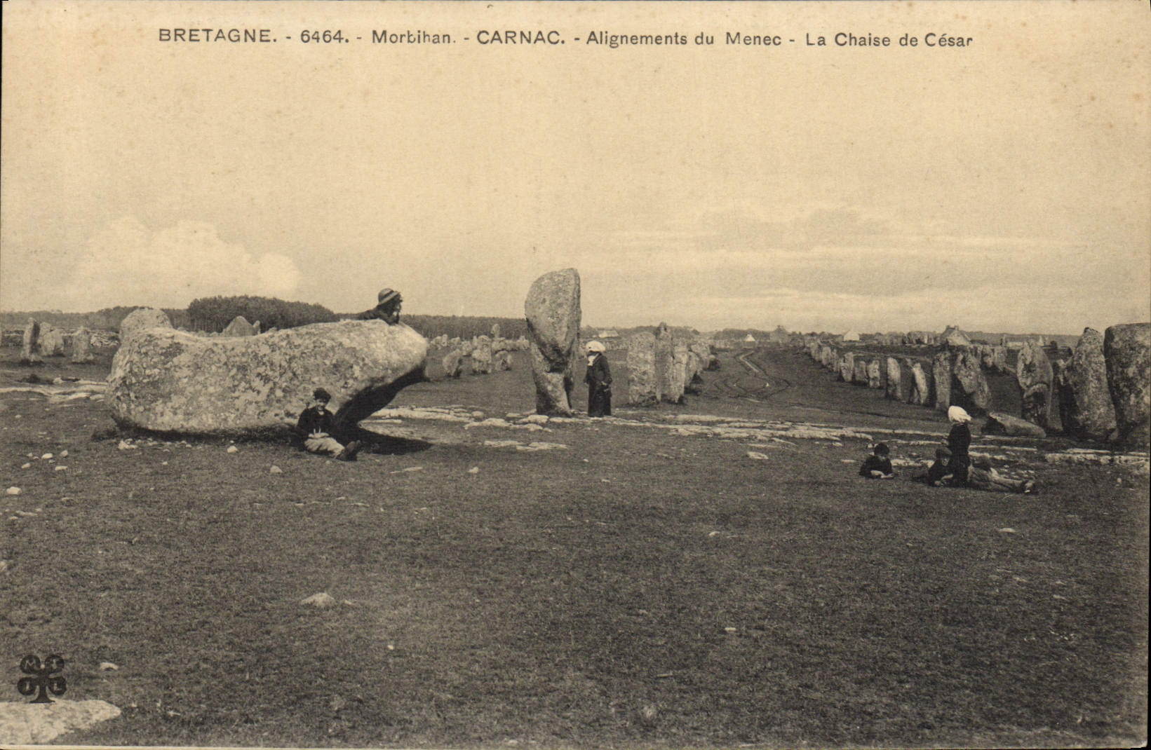 CPA Dolmen Menhir Carnac Alignements de Menec La chaise de Cesar