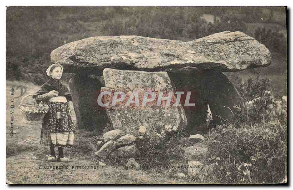 CPA Dolmen Menhir Saint Nectaire Auvergne Enfant