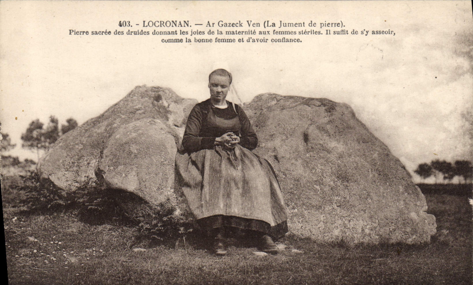 CPA Dolmen Menhir Locronan Ar Gazeck Ven La jument de pierre