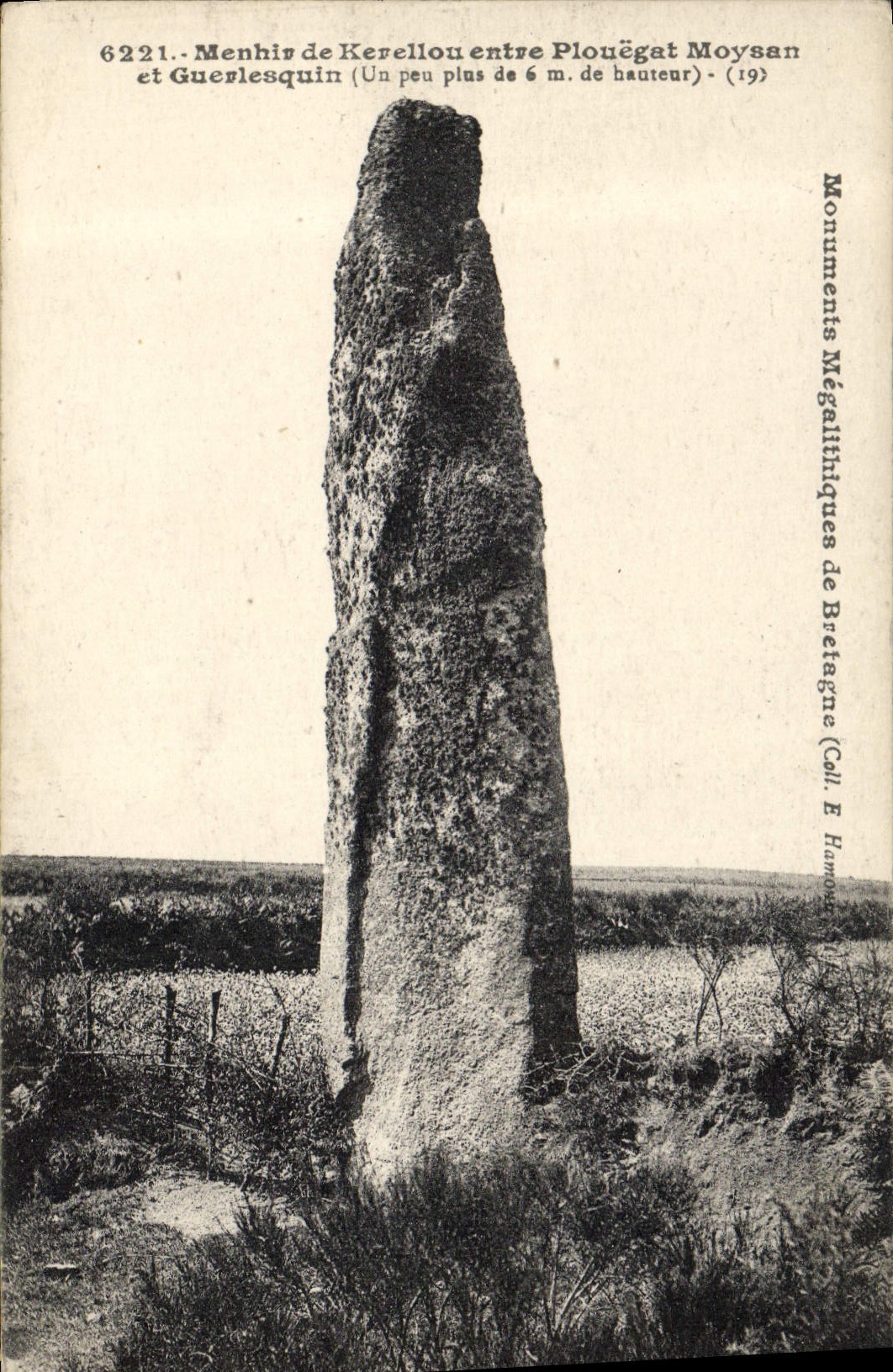 CPA Dolmen Menhir de Kerellou entre Plouegat Moysan et Guerlequin