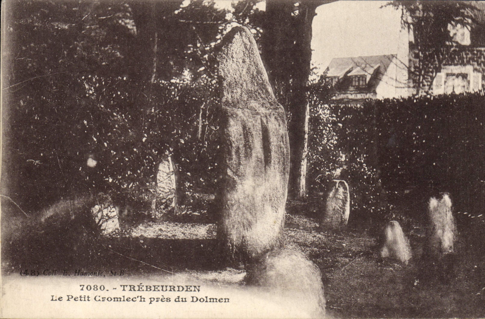 CPA Dolmen Menhir Trebeurden Le petit Cromlec'h pres du dolmen 