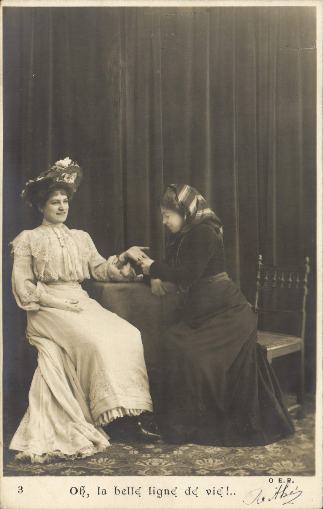 CPA Femme Cartomancienne Voyante 