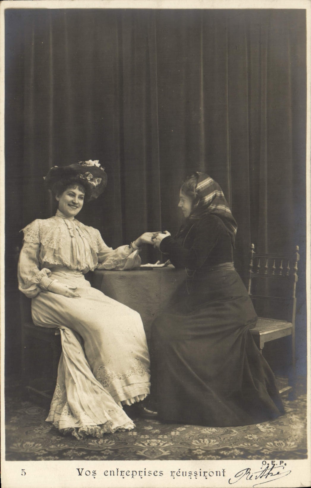 CPA Femme Cartomancienne Voyante 