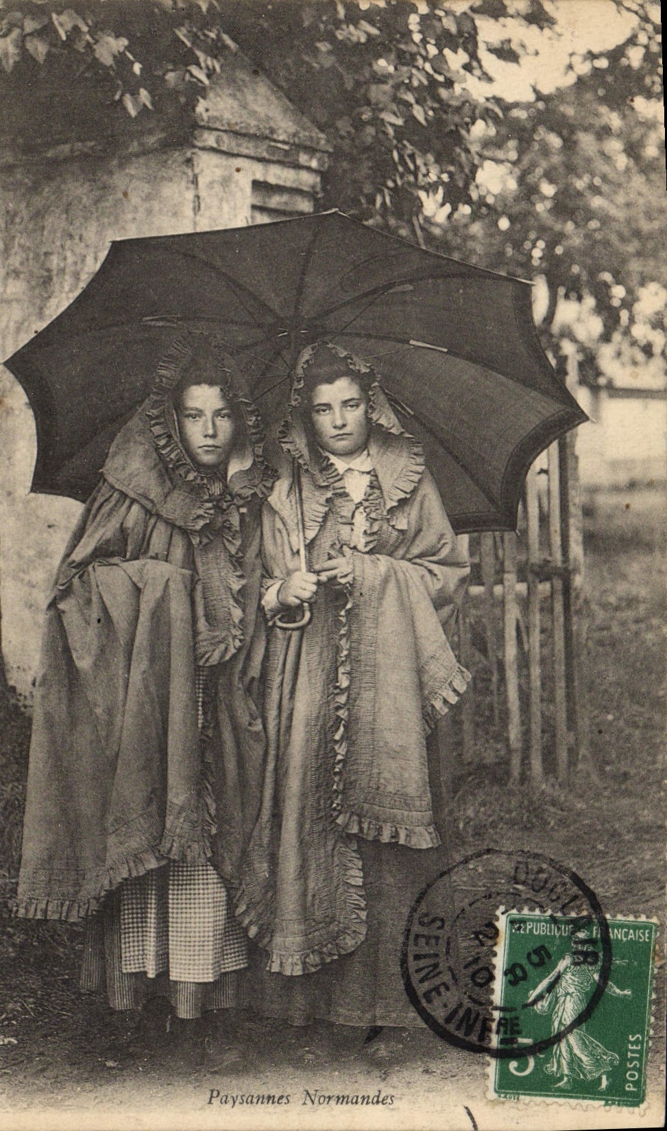 CPA Folklore Paysannes Normandes 