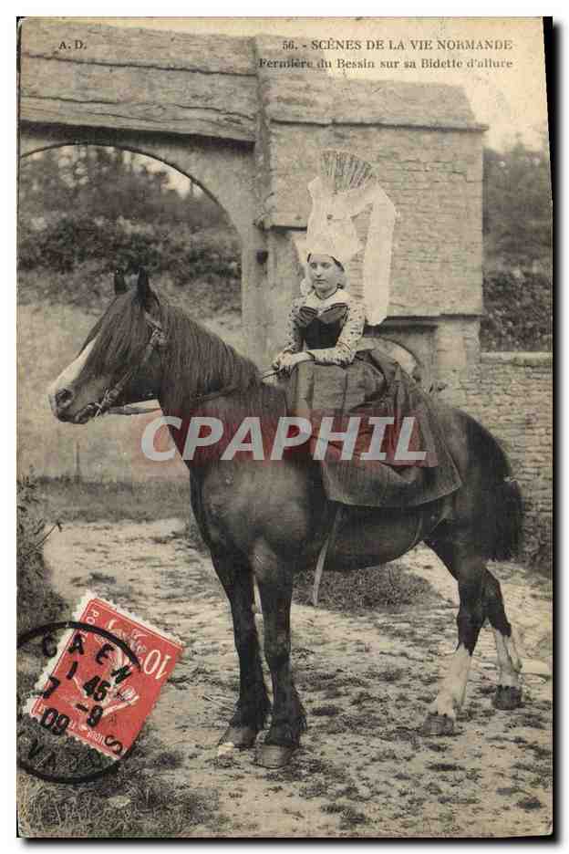 CPA Folklore Normandie Fermiere du Bessin sur sa bidette d'allure Cheval